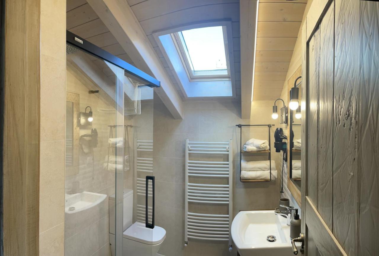 Apartamentos Casa Isabale Biescas  Exteriör bild